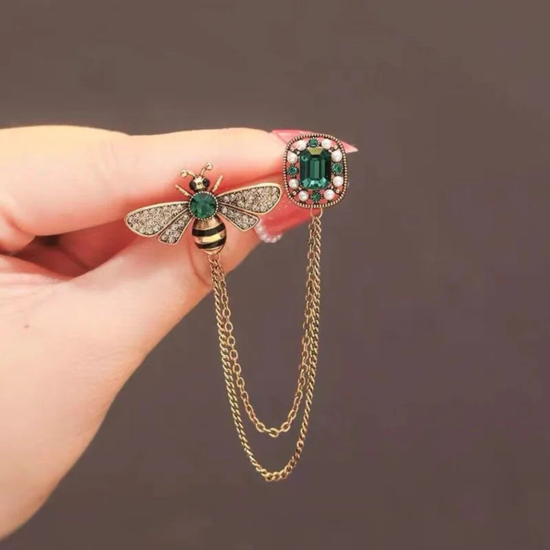 1 PCS retro little bee tassel brooch womens high-end temperament chest flower ins pins trend accessories luxury clothes accessor
