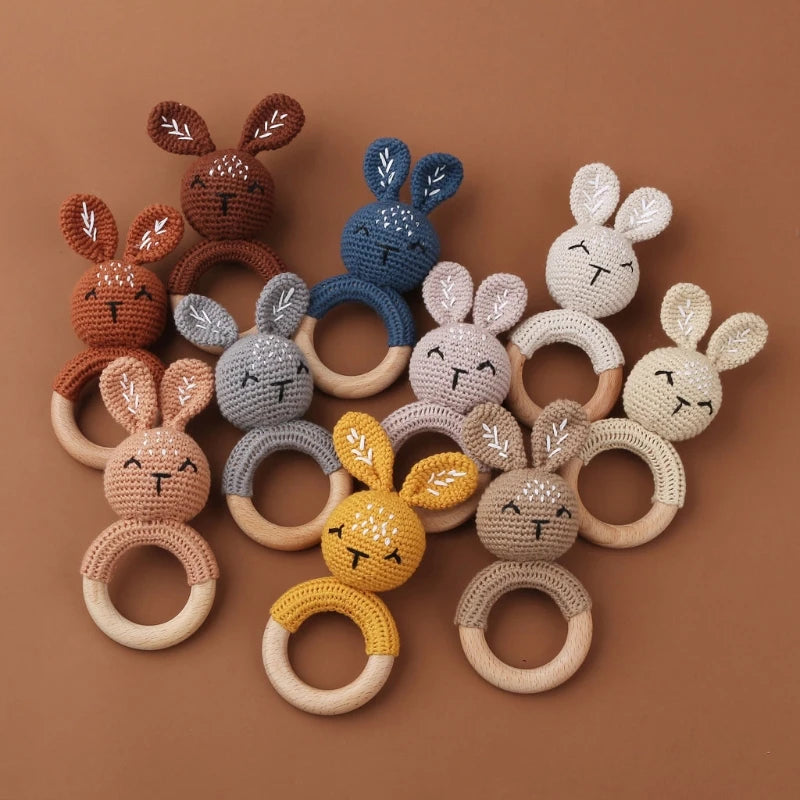 Bunny Baby Wooden Teether Crochet Giraffe Rattle Toy BPA Free Wood Rodent Rattle Baby Mobile Gym Custom logo Educational