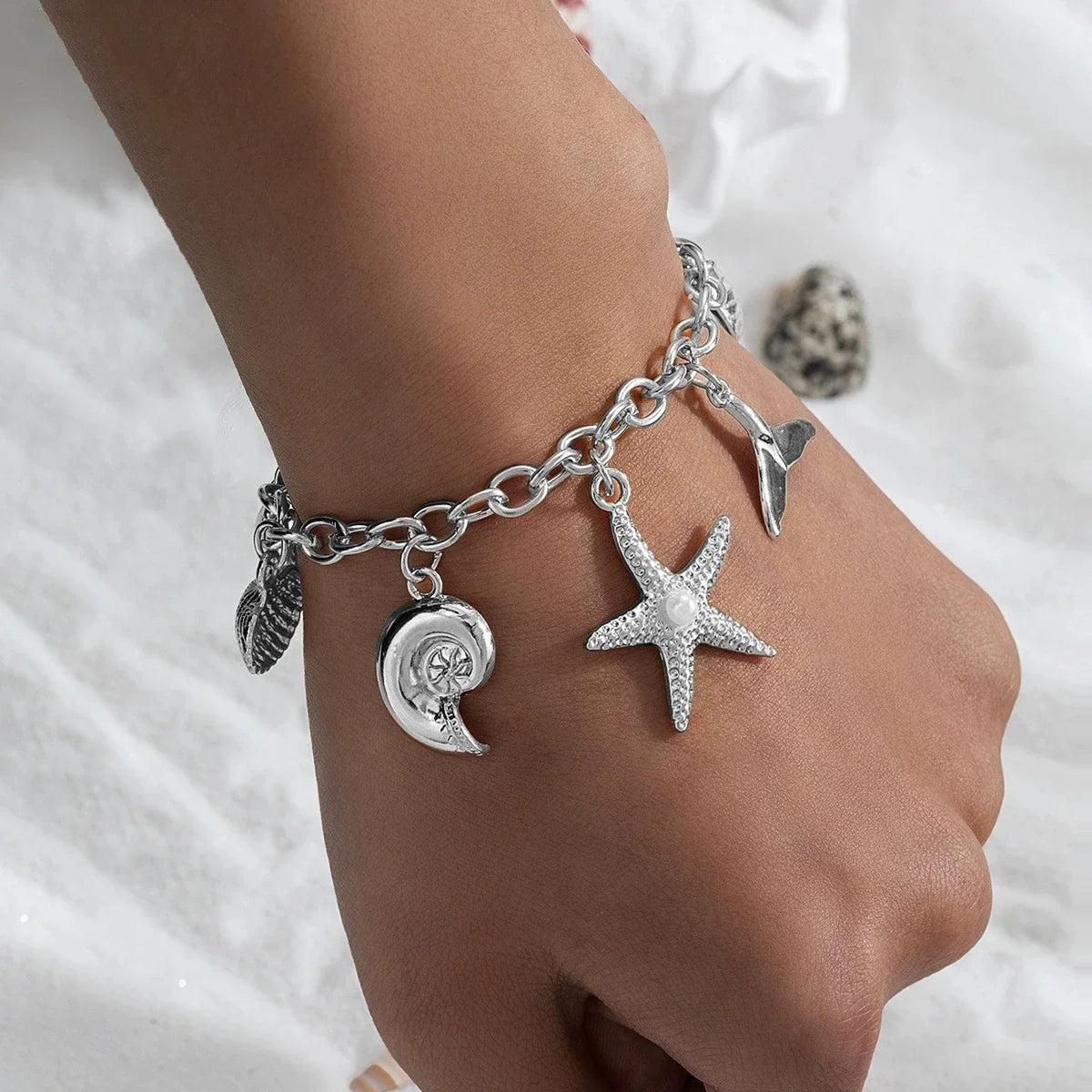 Bohemian Summer Style Bracelet For Women Metal Starfish Shell Scallop Mermaid Charm Bangle Female Fashion Beach Vacation Jewelry
