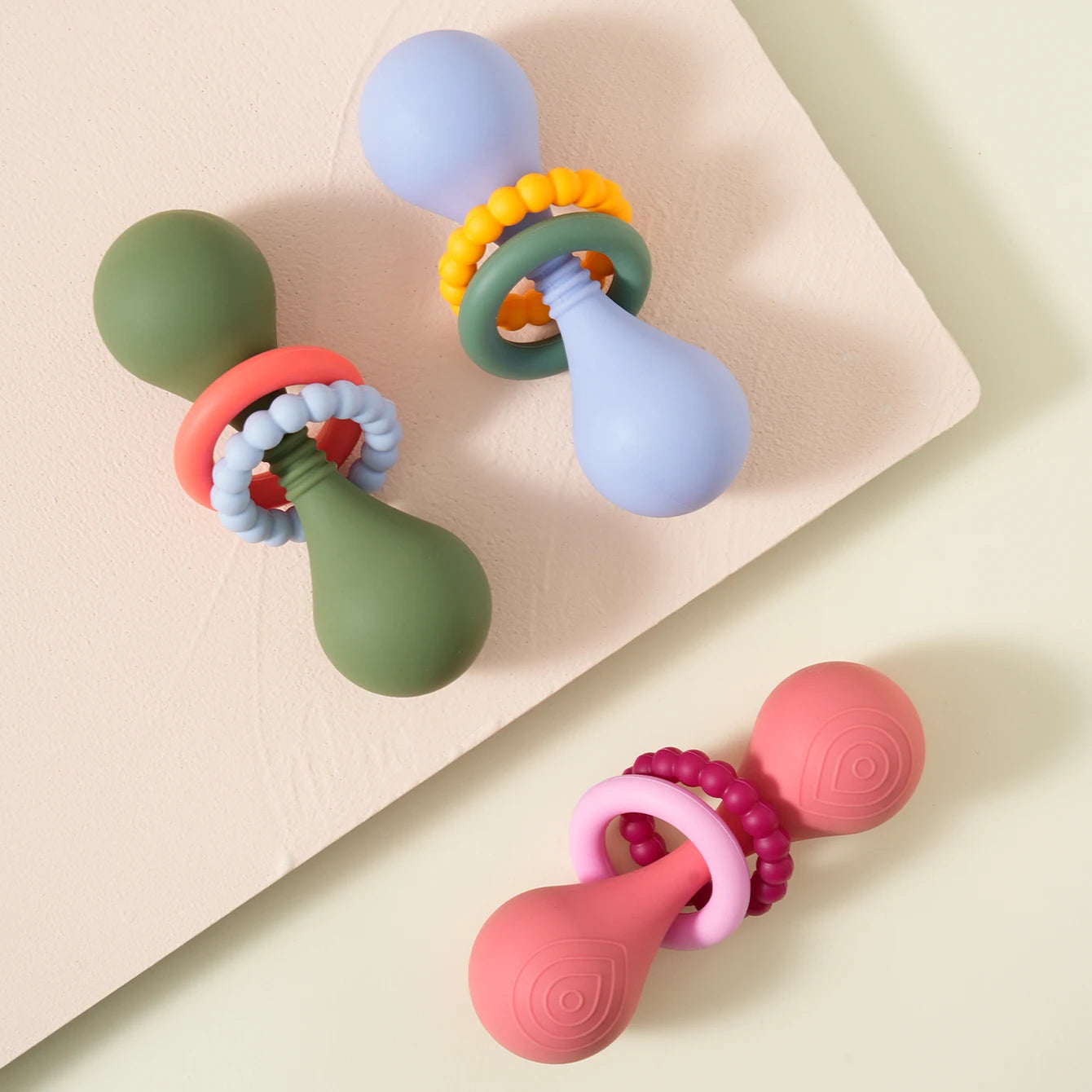 1PCS Baby Silicone Rattle Toys Hand Grip Baby Teething Toys Infant Hand Shake Toys Girl Boy Toys Baby Shower Gift Soft Baby Toys