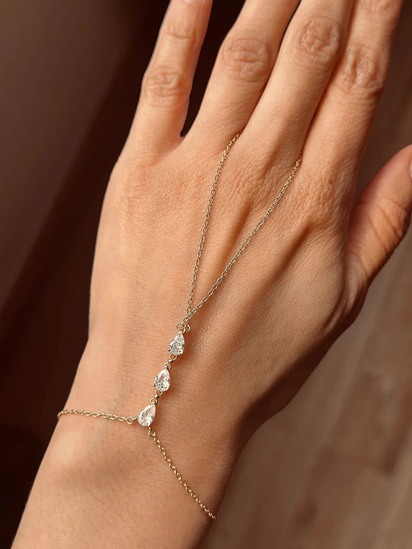 Water drop finger bracelet for summer women, high-end fashion, versatile zircon hand chain, light luxury jewelry