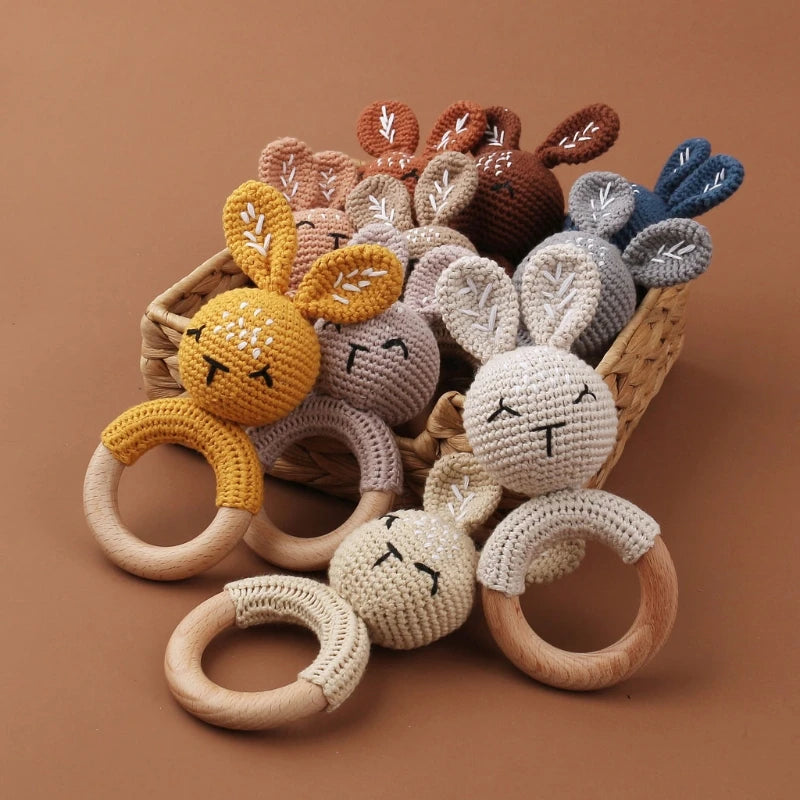 Bunny Baby Wooden Teether Crochet Giraffe Rattle Toy BPA Free Wood Rodent Rattle Baby Mobile Gym Custom logo Educational