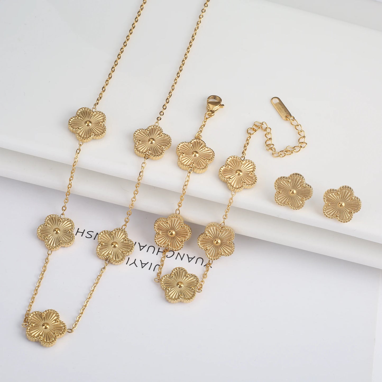 Hot Sale Stainless Steel Laser Five Leaf Flower Petal Adjustable Clover Bracelet Classic for Woman Girl Brand Jewelry Party Gift