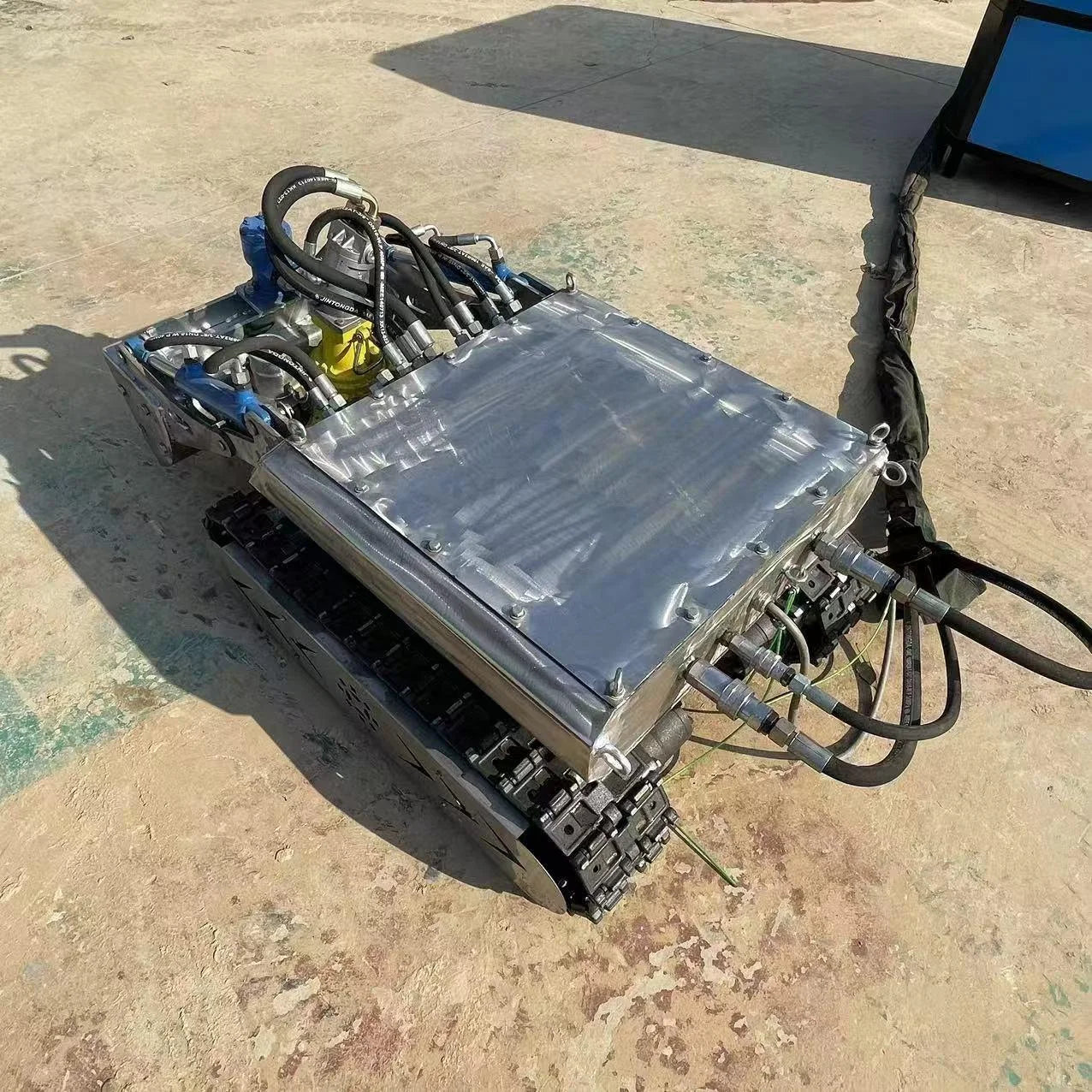 YG Customized Underwater Pipeline Sludge Cleaning Robot Deep Dredging Robot with Underwater Dredger for Sand Mining