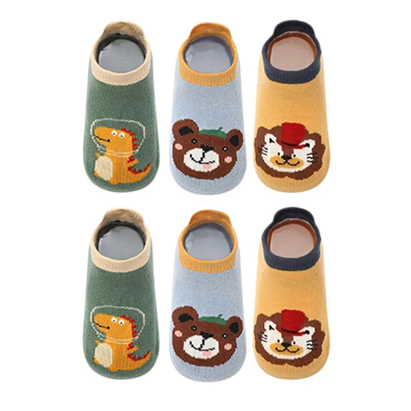 6 pairs  anti-slip children's socks, featuring cute cartoon animal patterns. These are suitable for toddlers and young walkers.