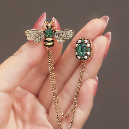 1 PCS retro little bee tassel brooch womens high-end temperament chest flower ins pins trend accessories luxury clothes accessor